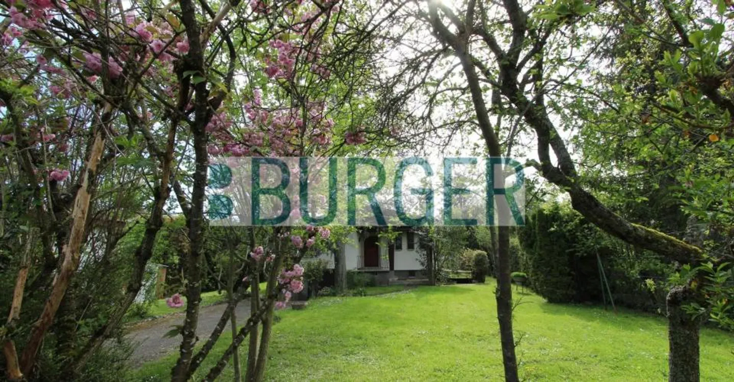 Charmante Villa mit Großem Garten - Foto 3 von 7