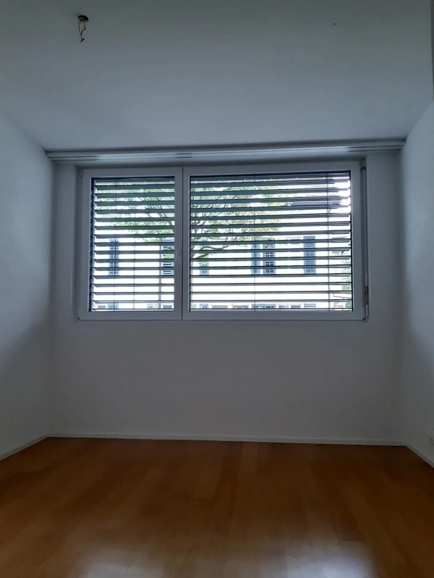 Moderne 3.5-Zimmerwohnung - Foto 2 von 10