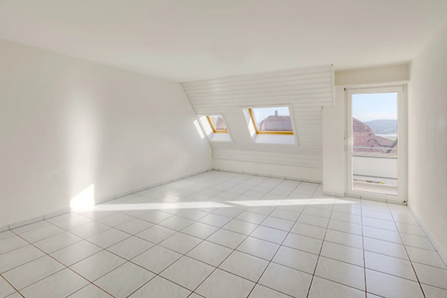 RENT WITHOUT DEPOSIT - Beautiful Living! - Photo 3 of 6