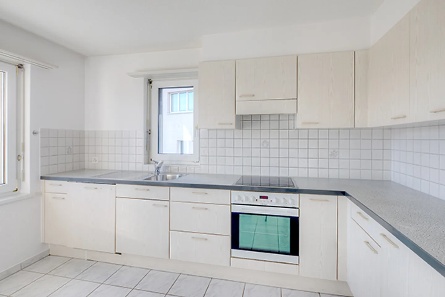 RENT WITHOUT DEPOSIT - Beautiful Living! - Photo 4 of 6