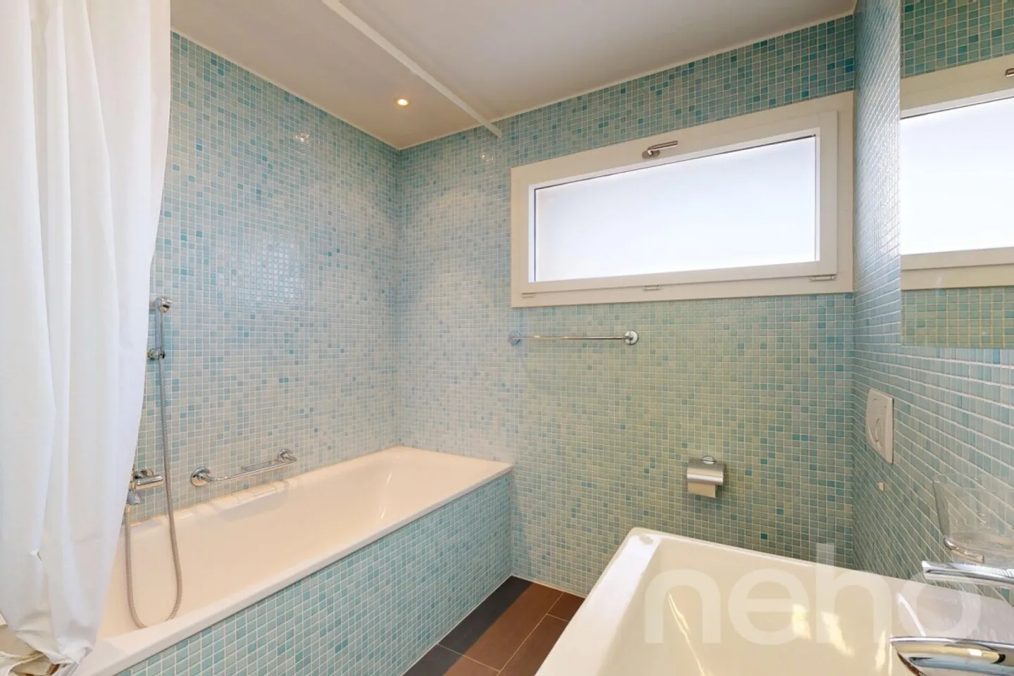 Bright Apartment with Dual Bathrooms - Photo 9 of 12