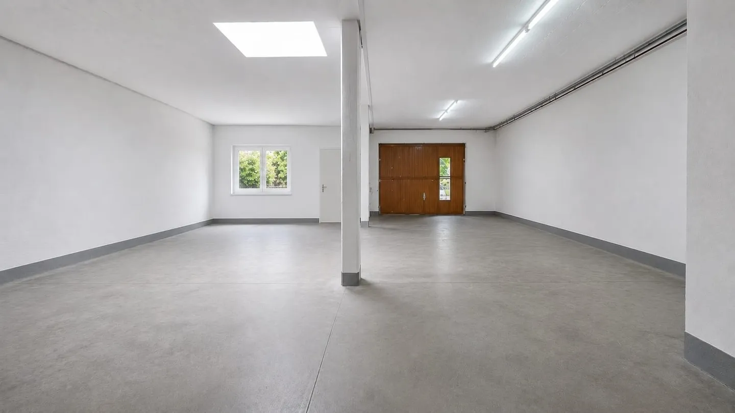 Charmantes Reiheneckhaus mit Gewerbefläche - Foto 1 von 12