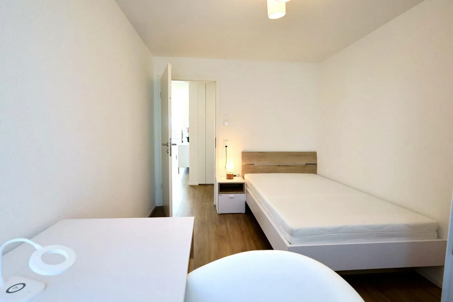 Appartamento moderno di 3,5 stanze a Steinhausen (arredato) - Foto 4 di 6