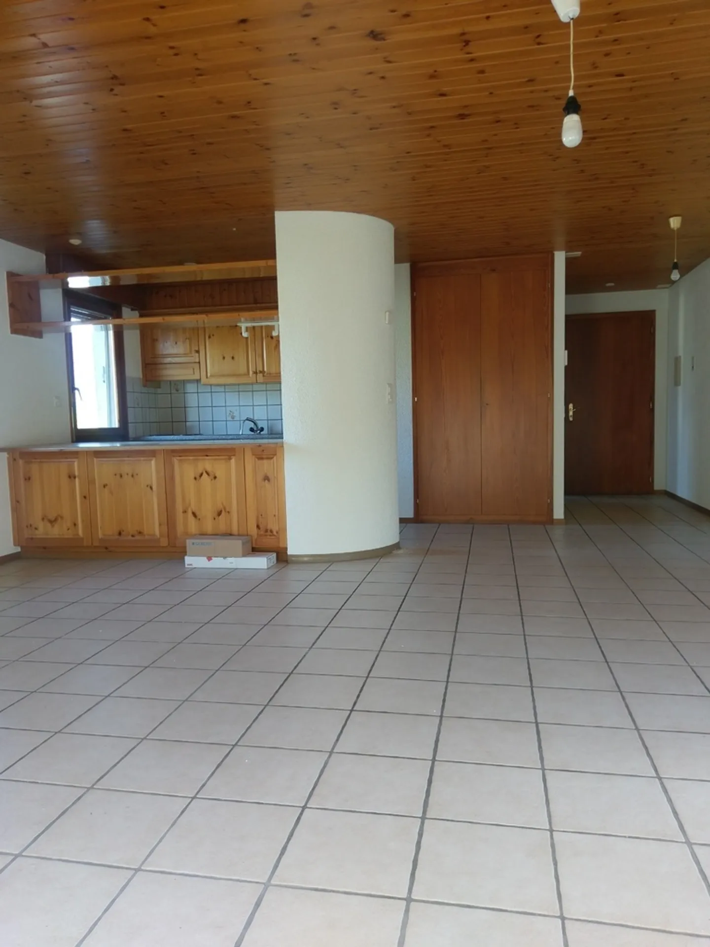 2 1/2 Zimmerwohnung von 65 m2, ruhiges Wohnhaus mit Grünfläche - Foto 1 von 6