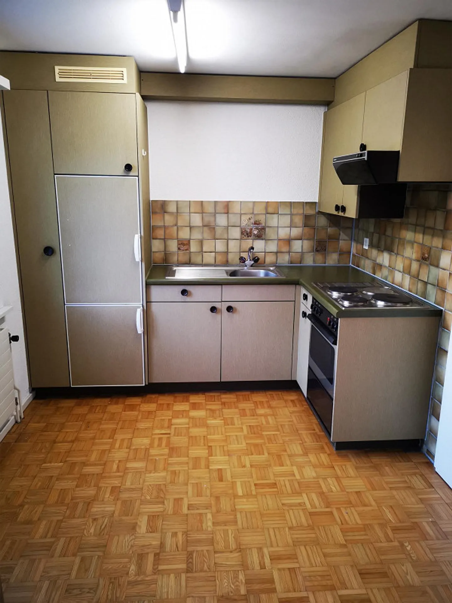 Spacious 2.5 Room Apartment - Photo 2 of 12