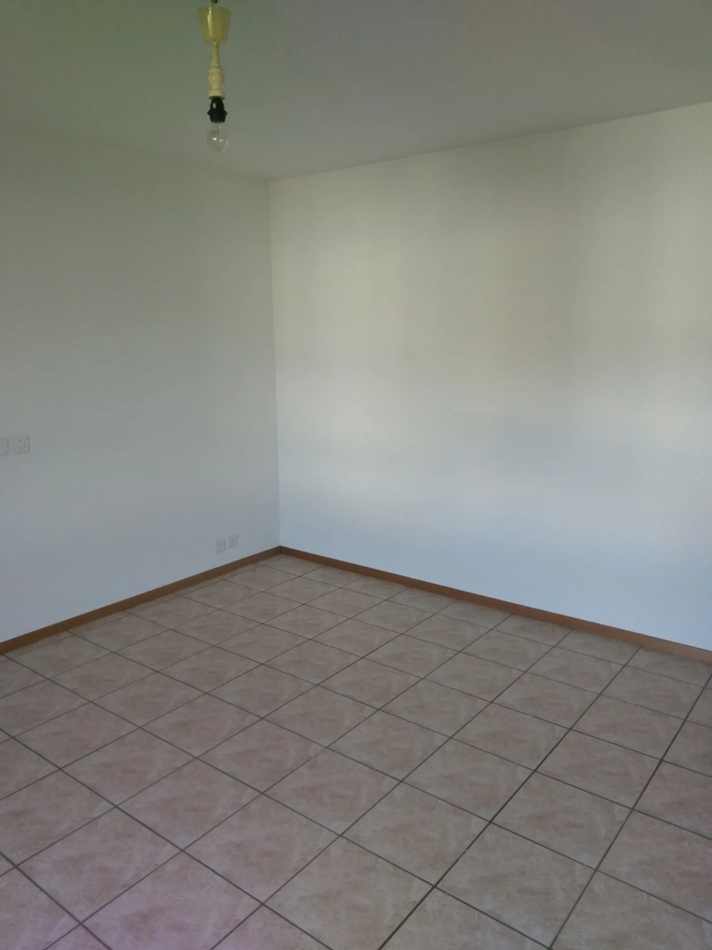 2 1/2 Zimmerwohnung von 65 m2, ruhiges Wohnhaus mit Grünfläche - Foto 4 von 6