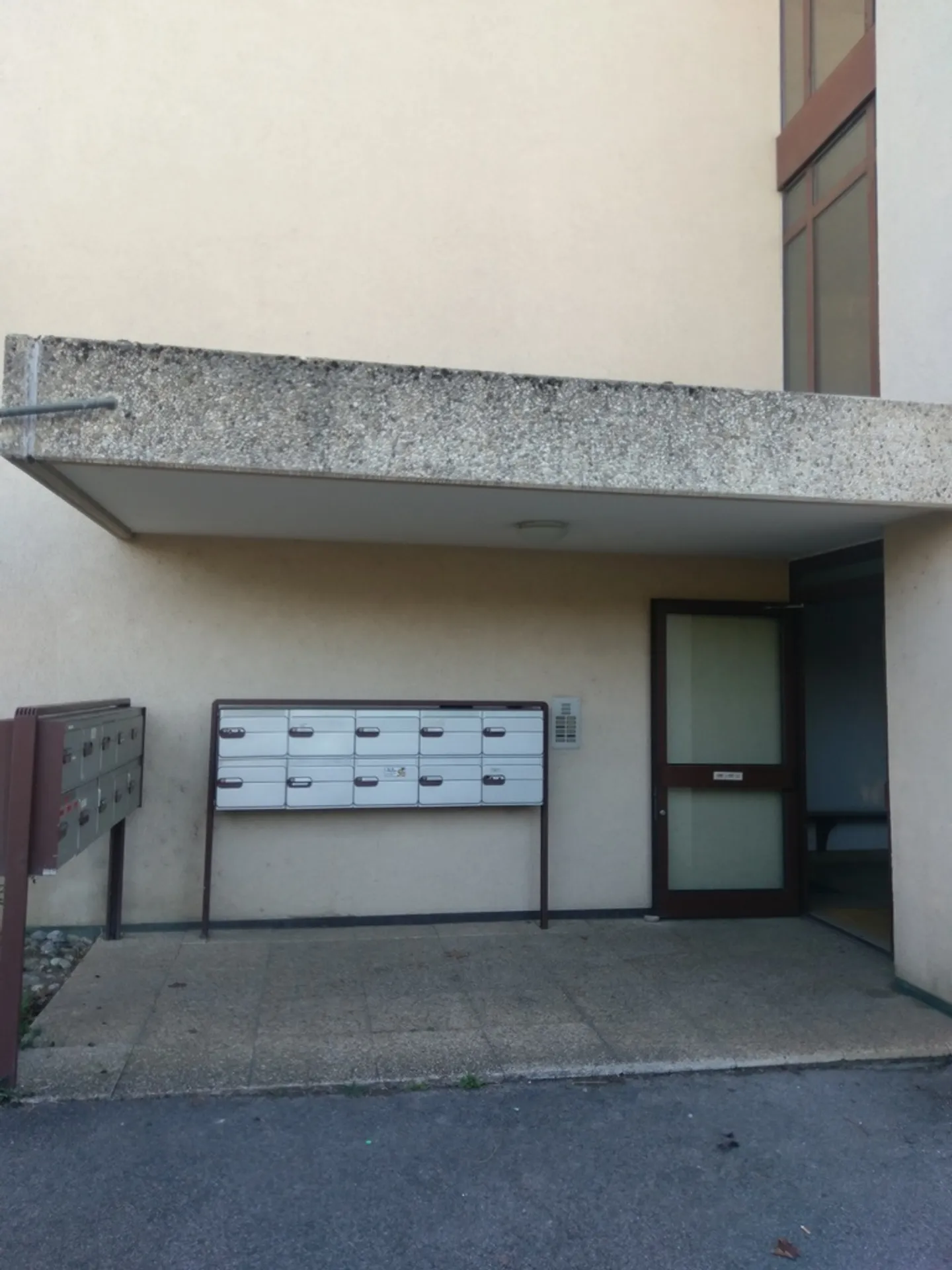 2 1/2 Zimmerwohnung von 65 m2, ruhiges Wohnhaus mit Grünfläche - Foto 6 von 6