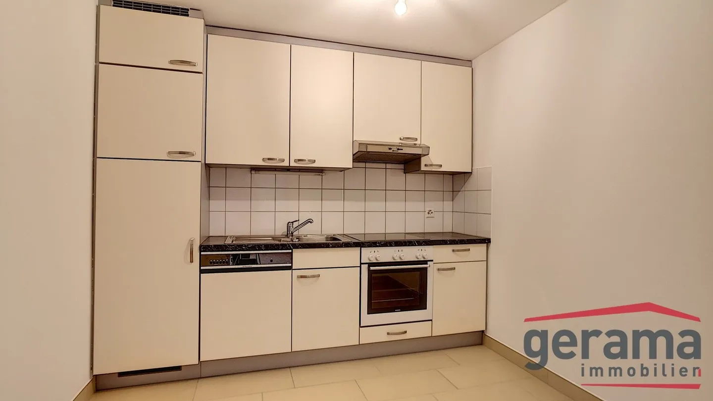 3.5 Room Apartment - Photo 2 of 7