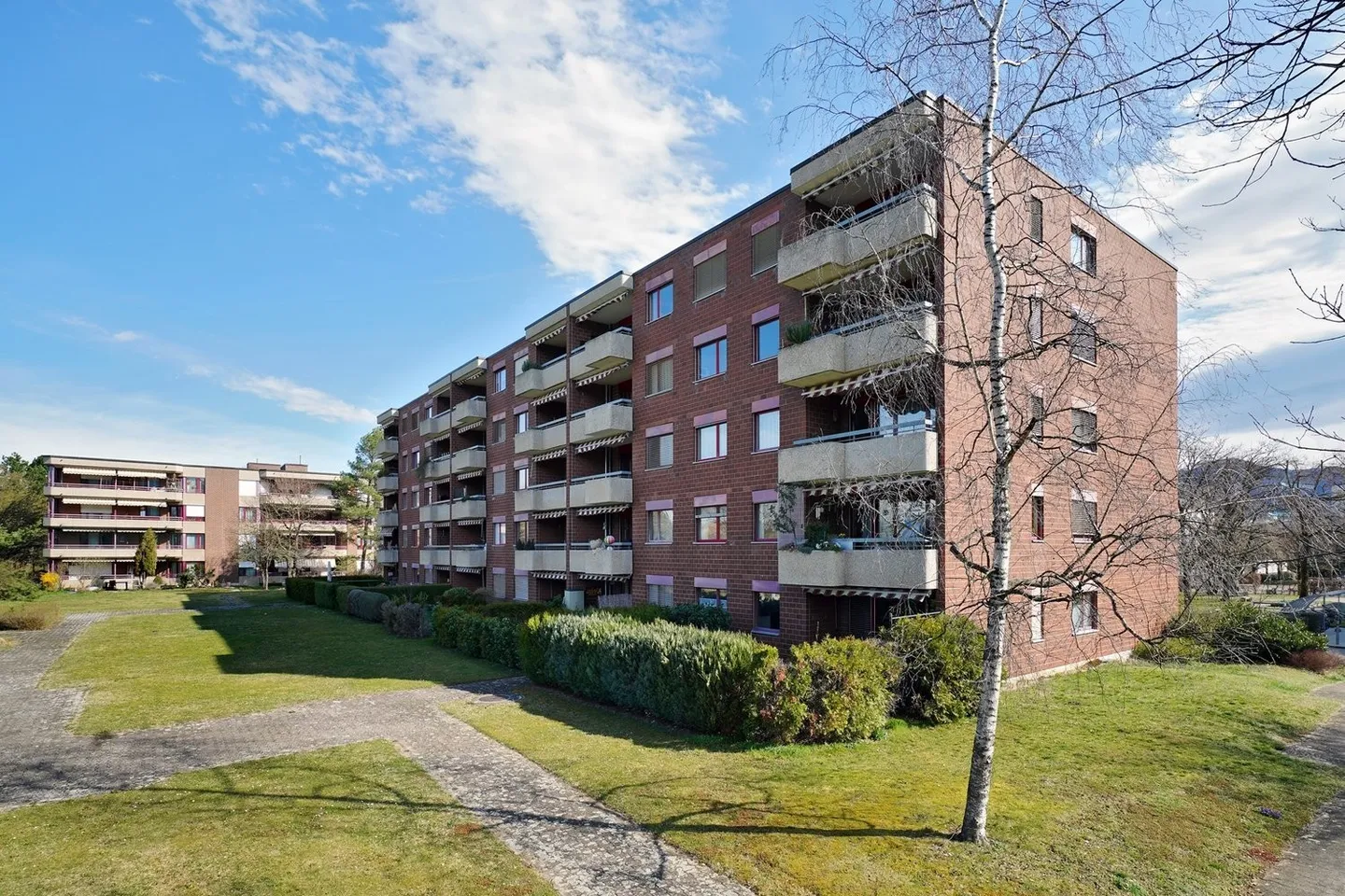 Your dream apartment in a quiet and green location - Photo 2 of 11