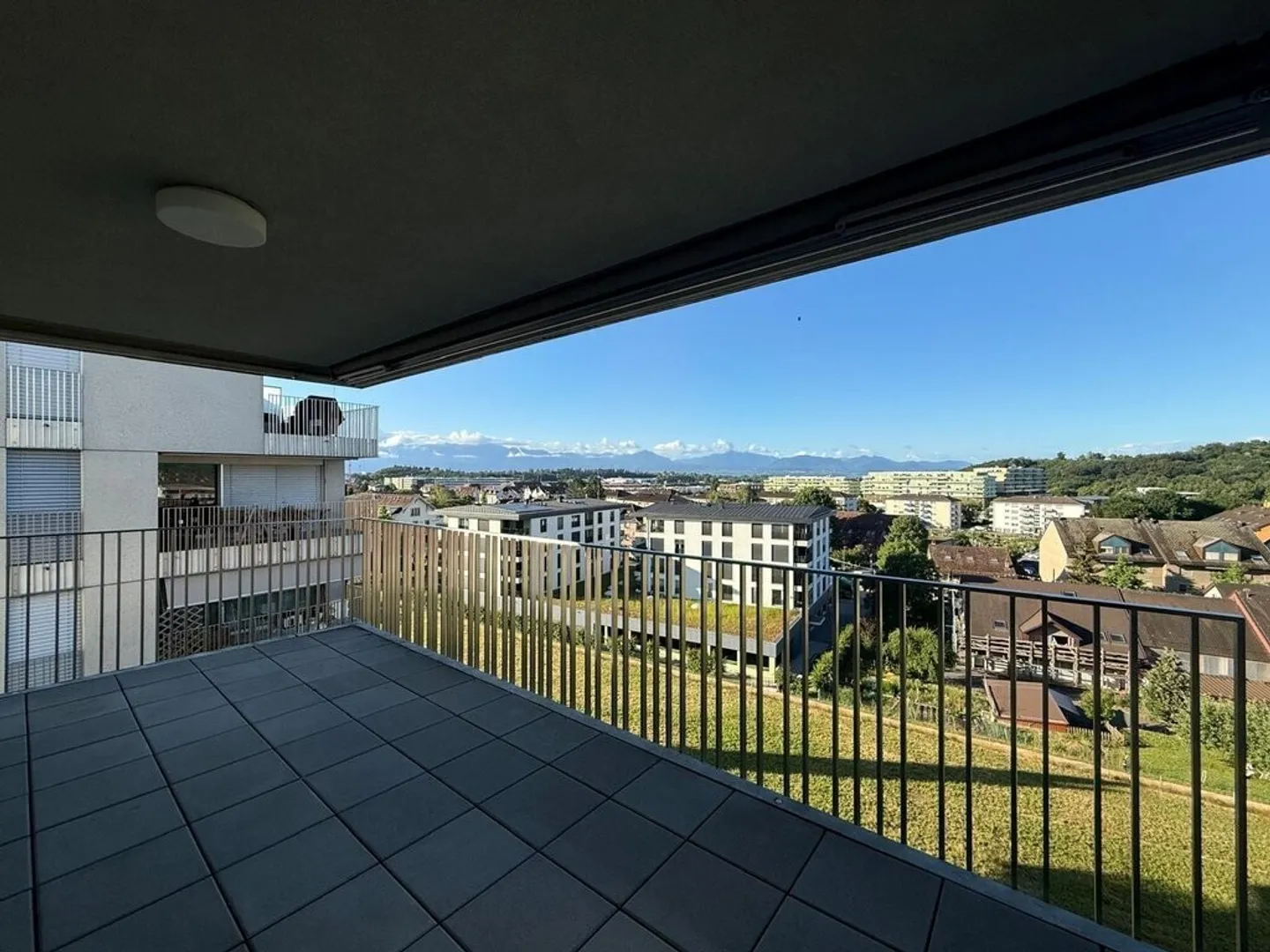 Schöne 3,5-Zimmer-Wohnung mit Balkon und Aussicht - Foto 1 von 12