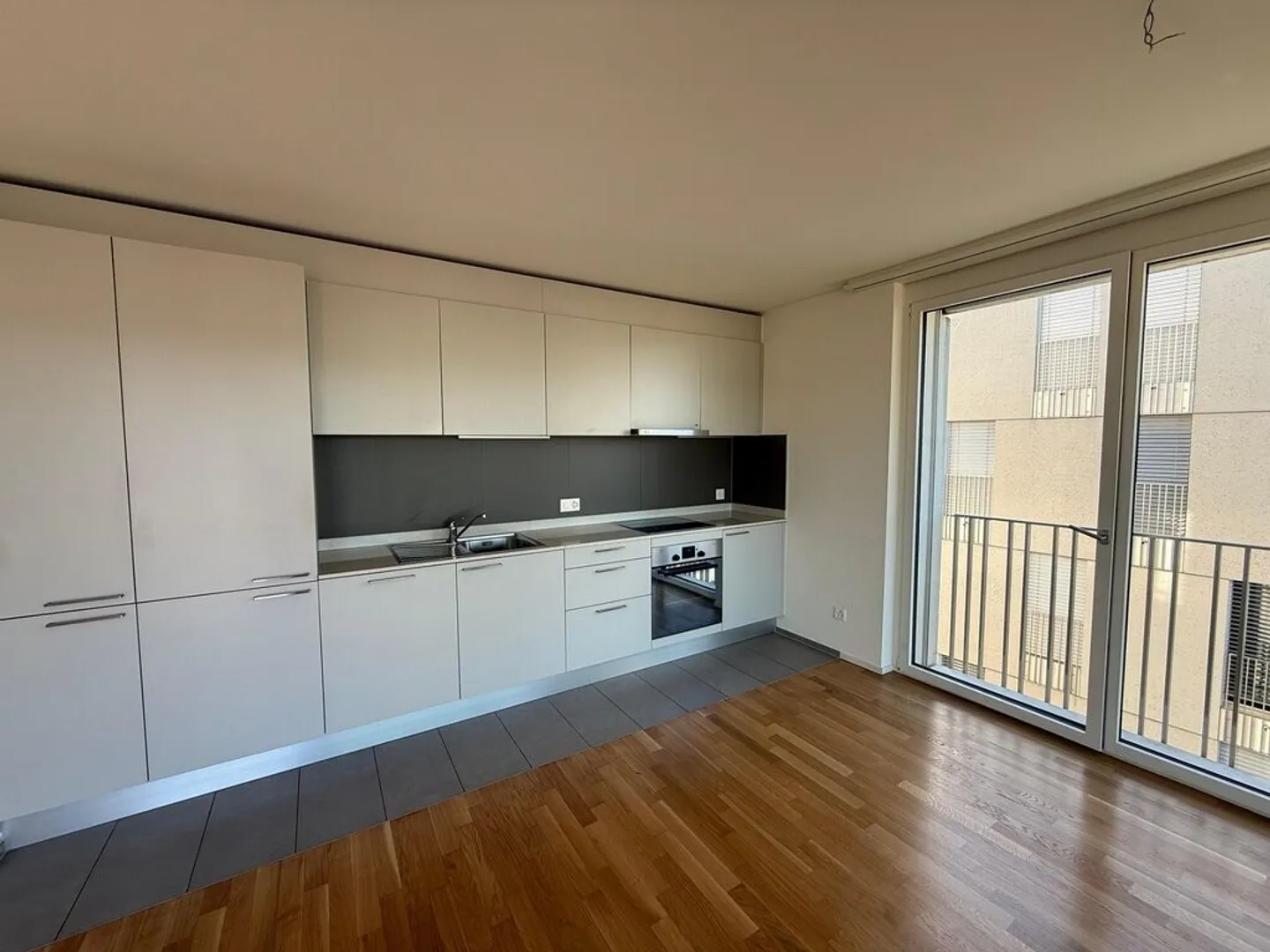 Schöne 3,5-Zimmer-Wohnung mit Balkon und Aussicht - Foto 4 von 12