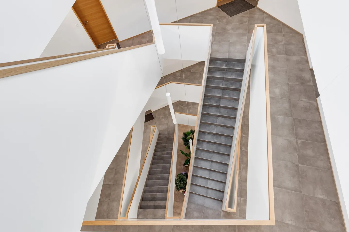 Large 2.5 Room Apartment in Düdingen - Photo 3 of 18