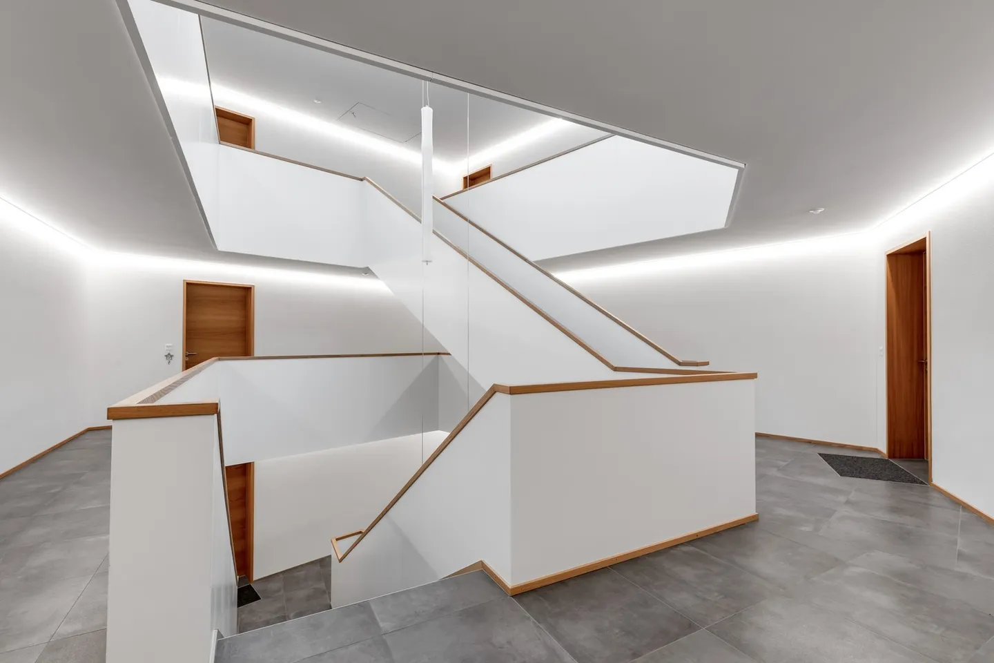 Large 2.5 Room Apartment in Düdingen - Photo 4 of 18