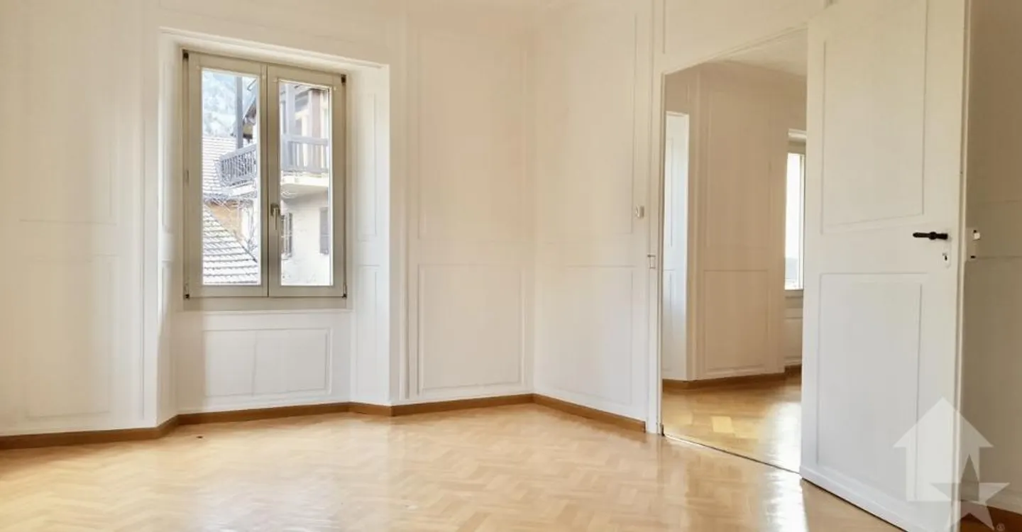Gebäude mit 5 Wohnungen und einem Restaurant im Zentrum des Dorfes! - Foto 10 von 12