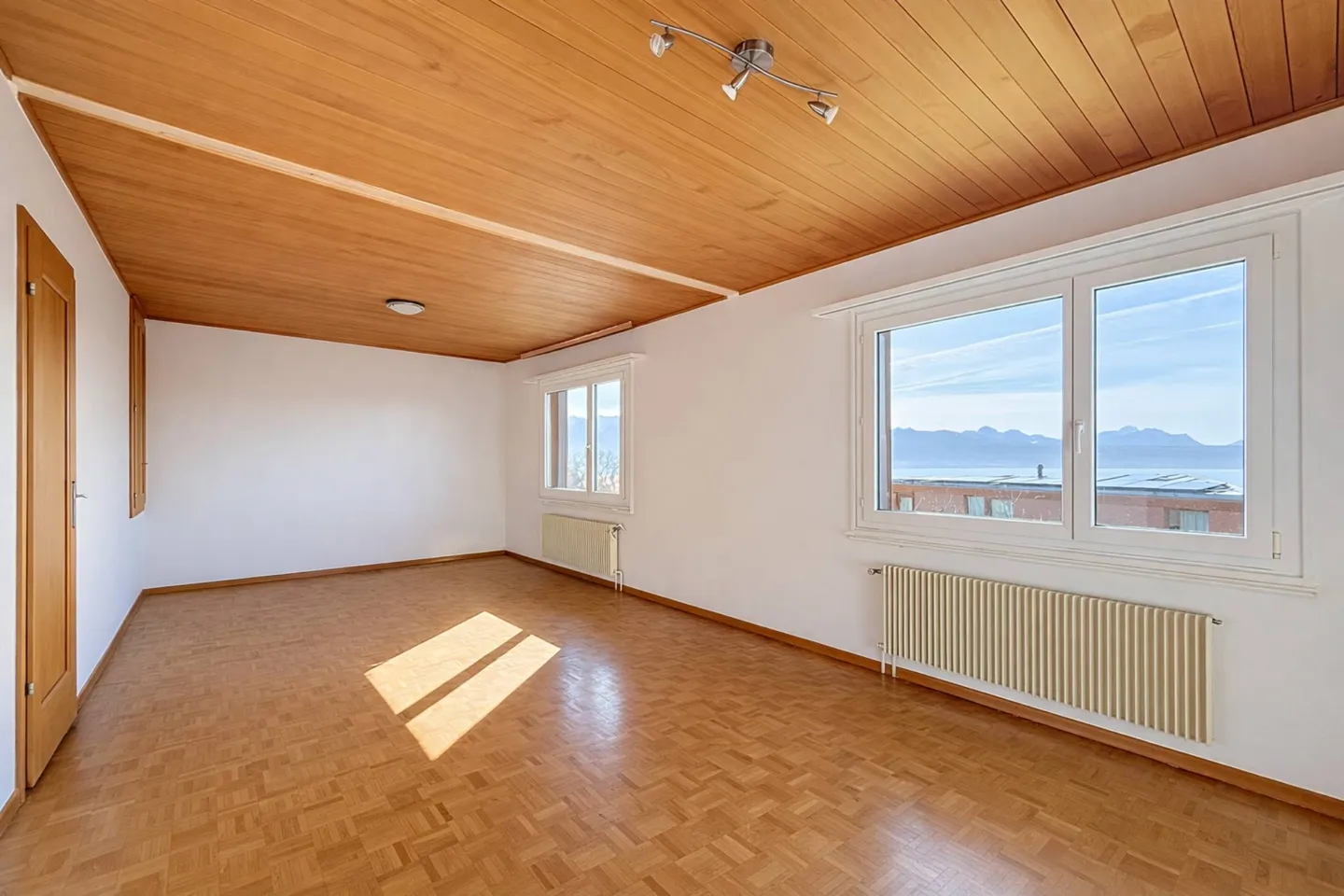 Lutry-Sud: Villa indipendente di 165 m² con vista lago. Da ristrutturare, grande potenziale - Foto 6 di 12