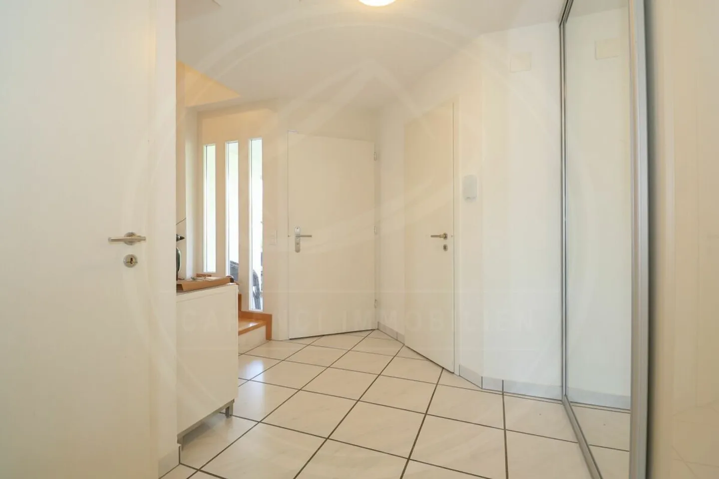 Ampia casa a schiera in posizione centrale a Fischbach-Göslikon in affitto - Foto 10 di 21
