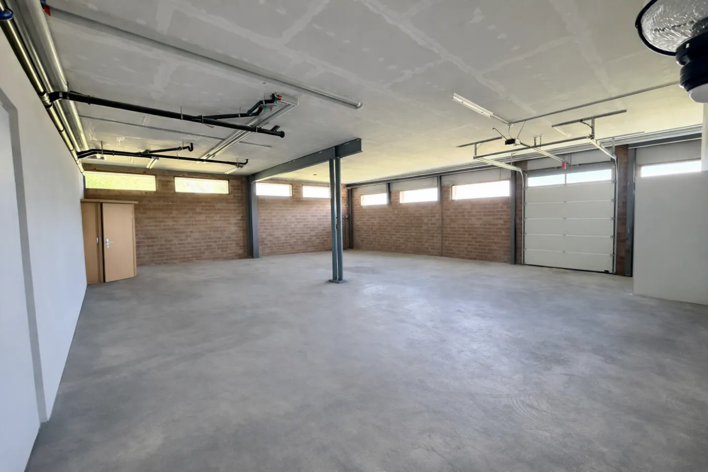 Local artisanal heated 154 m² height 4 m - independent access - Torny - Photo 1 of 2