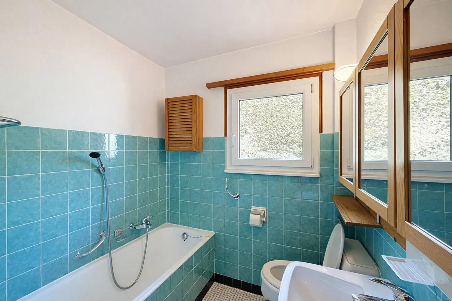 Lutry-Sud: Villa indipendente di 165 m² con vista lago. Da ristrutturare, grande potenziale - Foto 8 di 12