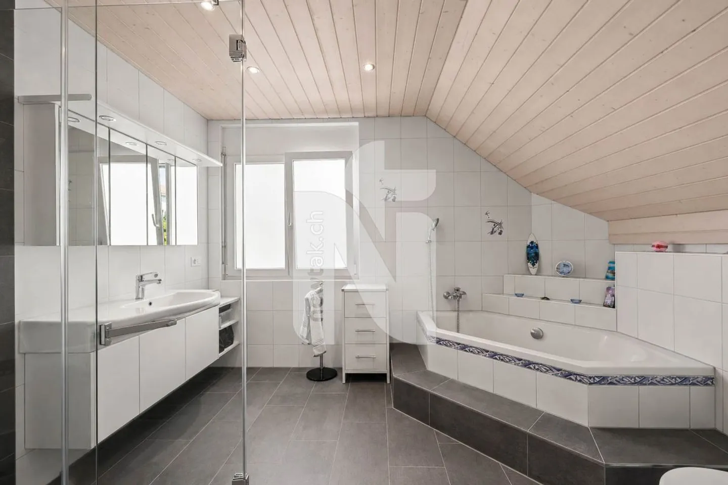 Maison familiale spacieuse - Photo 10 sur 13
