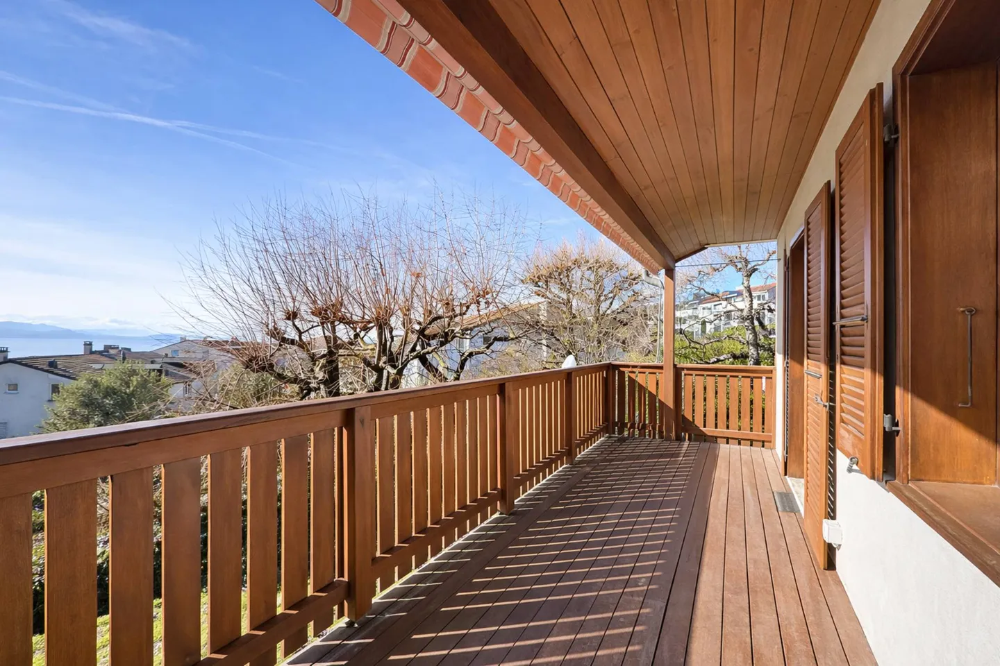 Lutry-Sud: Villa indipendente di 165 m² con vista lago. Da ristrutturare, grande potenziale - Foto 10 di 12