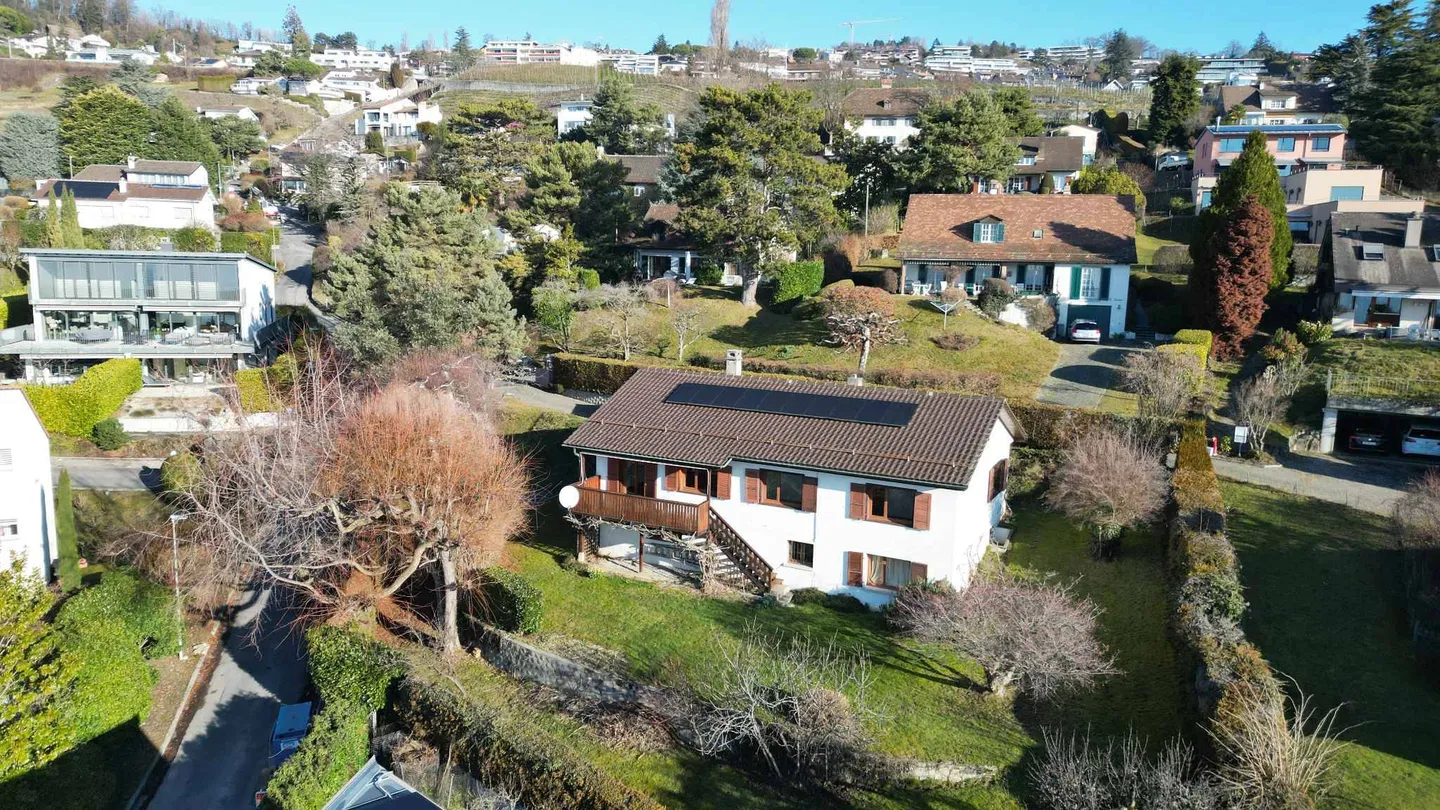 Lutry-Sud: Villa indipendente di 165 m² con vista lago. Da ristrutturare, grande potenziale - Foto 12 di 12