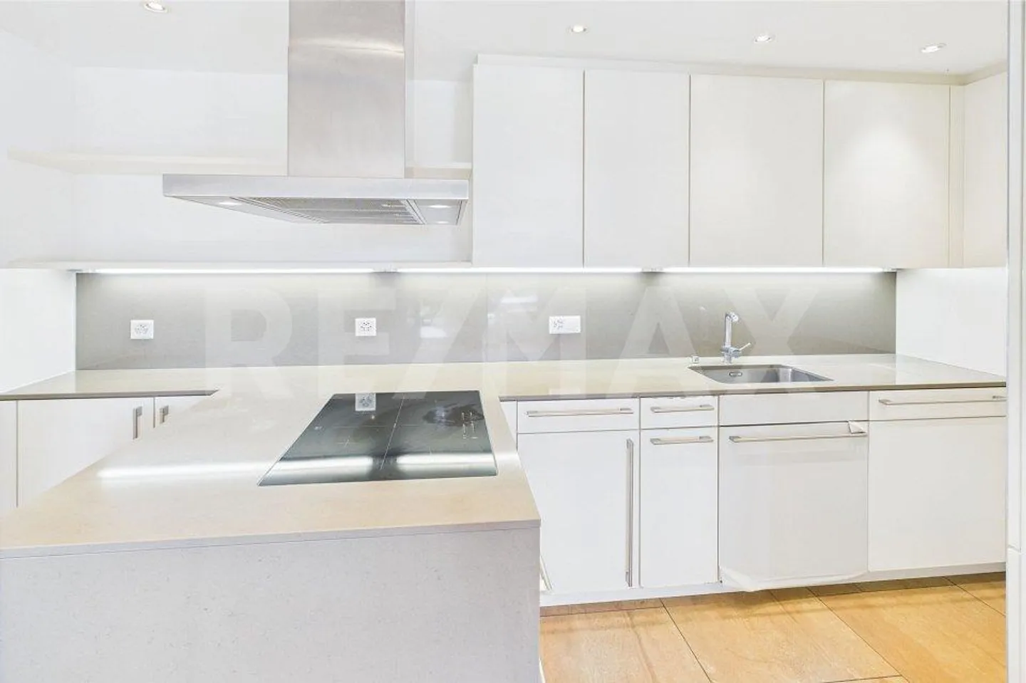 Vivere il lusso - appartamento di prestigio con giardino privato e vista mozzafiato - Foto 7 von 13