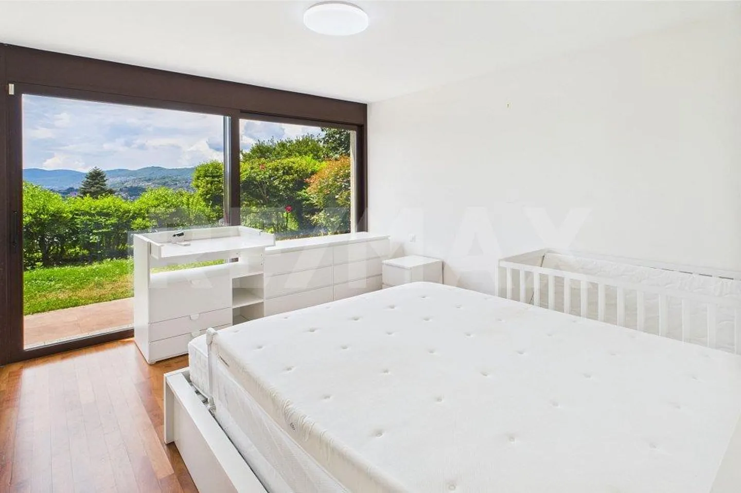 Vivere il lusso - appartamento di prestigio con giardino privato e vista mozzafiato - Foto 11 von 13