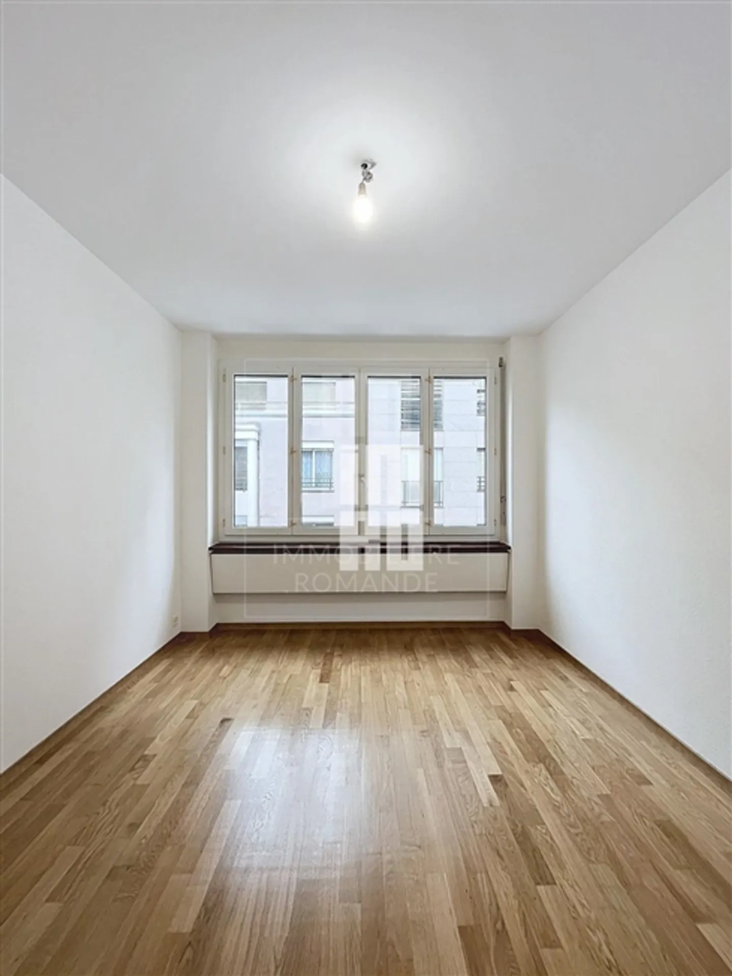 Bellissimo studio nel cuore di Plainpalais *Informazioni sulla visita nella descrizione* - Foto 1 di 1