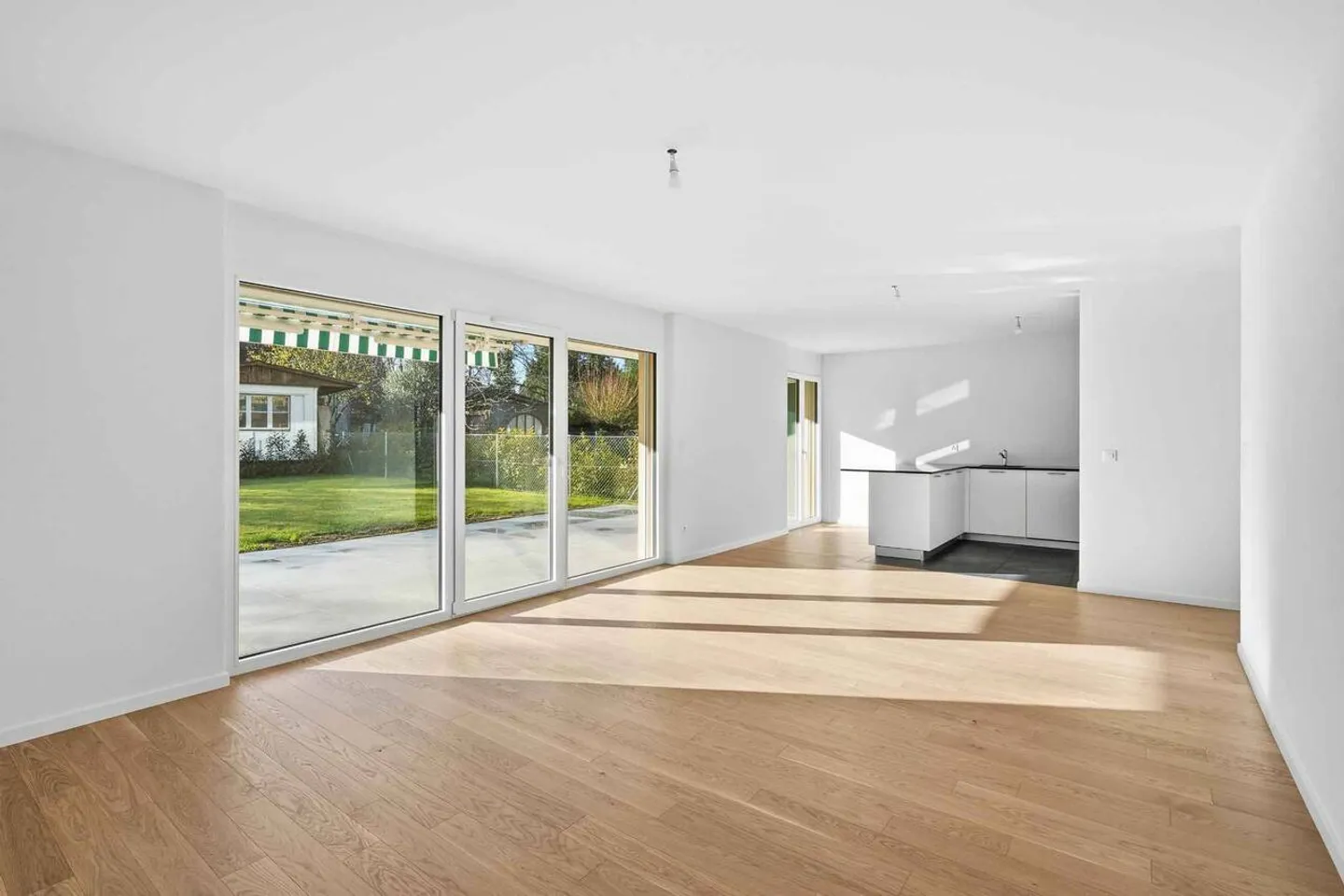 Appartamento nuovo di 3,5 locali con spaziosa terrazza/giardino - Foto 4 di 12