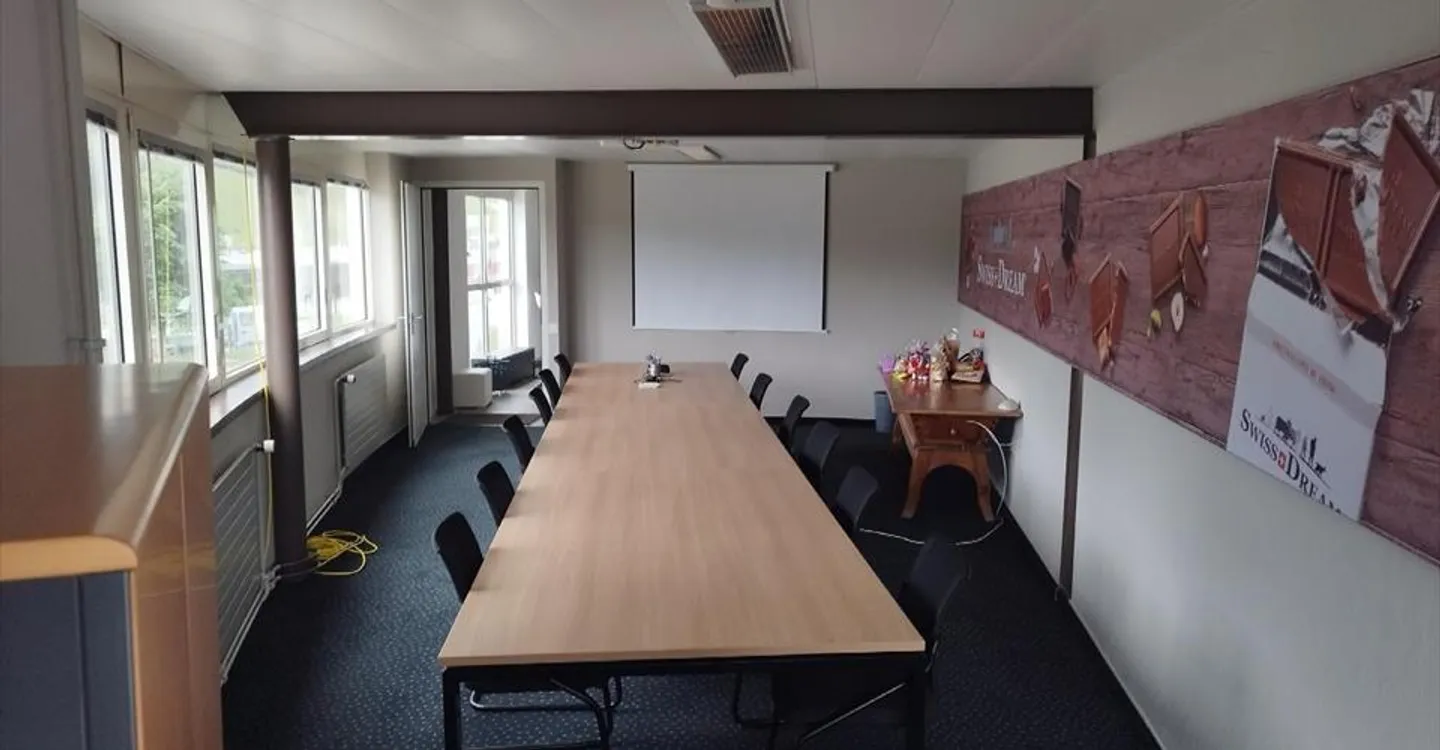 210m2 Büros im Erdgeschoss & 1. Stock mit 4 Parkplätzen - Foto 1 von 12