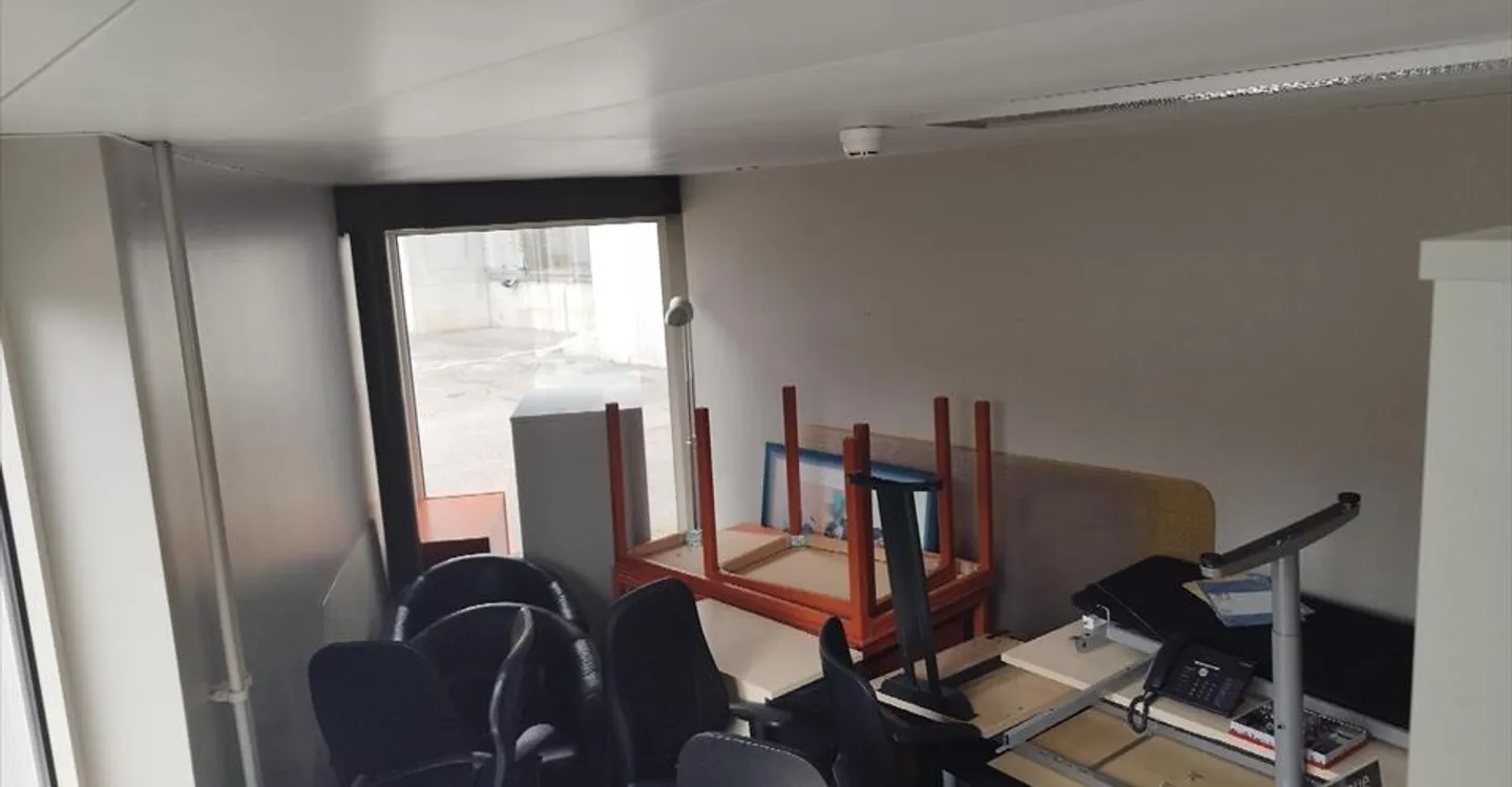 210m2 Büros im Erdgeschoss & 1. Stock mit 4 Parkplätzen - Foto 12 von 12