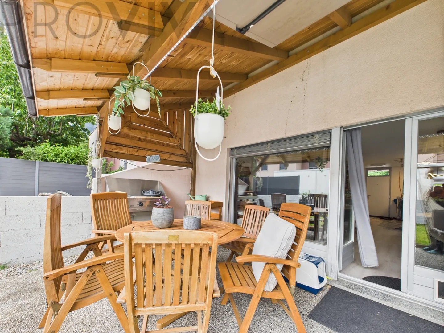 Casa a schiera adatta alle famiglie con charme e giardino privato - Foto 3 di 8