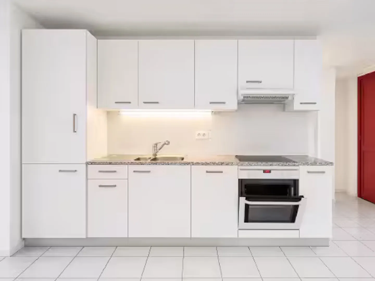 Charming 2.5 Room Apartment - Photo 3 of 10