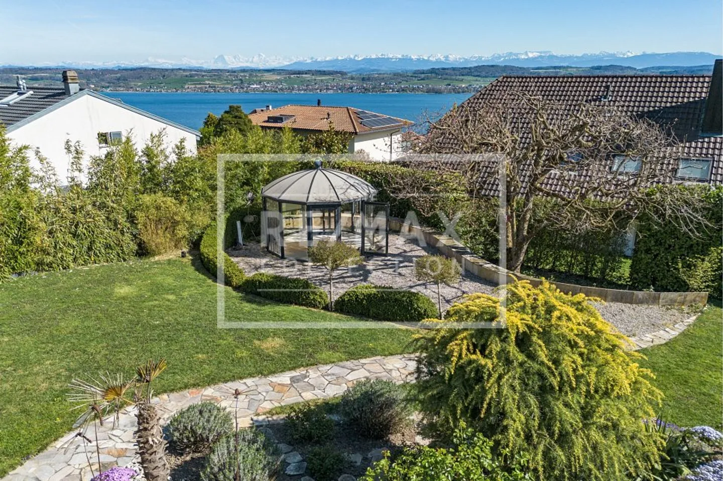 Luxury villa with panoramic view of Lake Murten - Photo 12 of 13