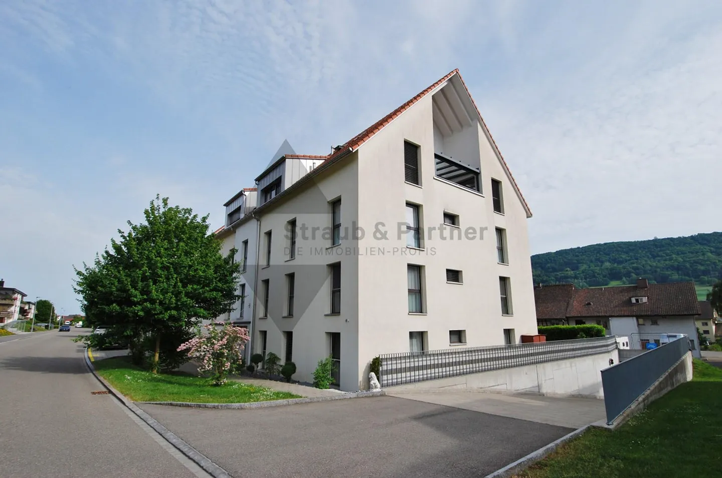 VIVERE MODERNO E PIACEVOLE | BALCONE DA SOGNO CON VISTA - Foto 13 di 13