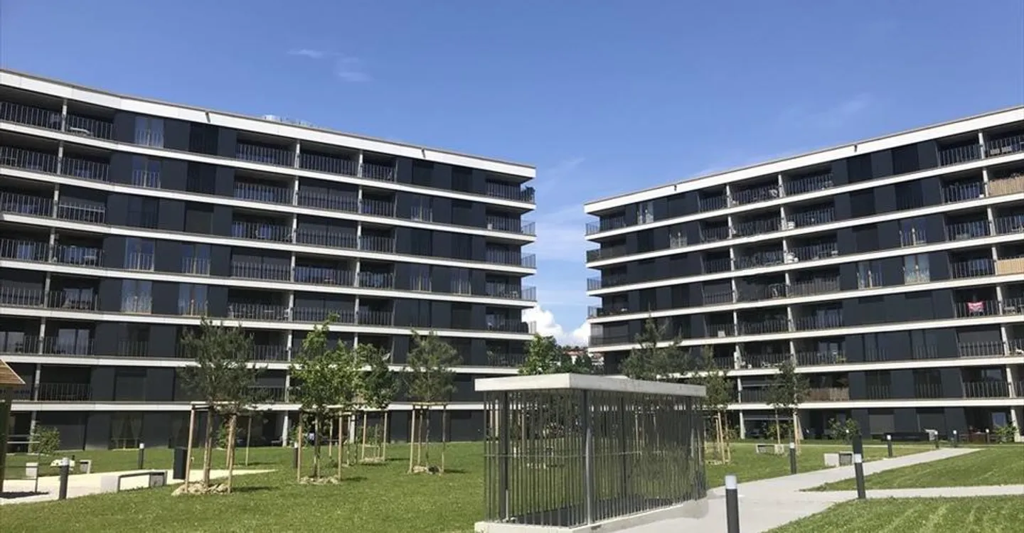 Place de parc moto couverte - Photo 1 sur 2