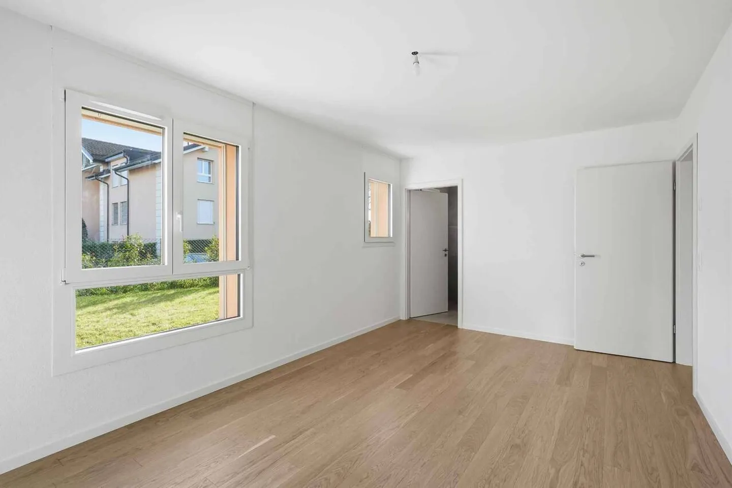 Appartamento nuovo di 3,5 locali con spaziosa terrazza/giardino - Foto 10 di 12