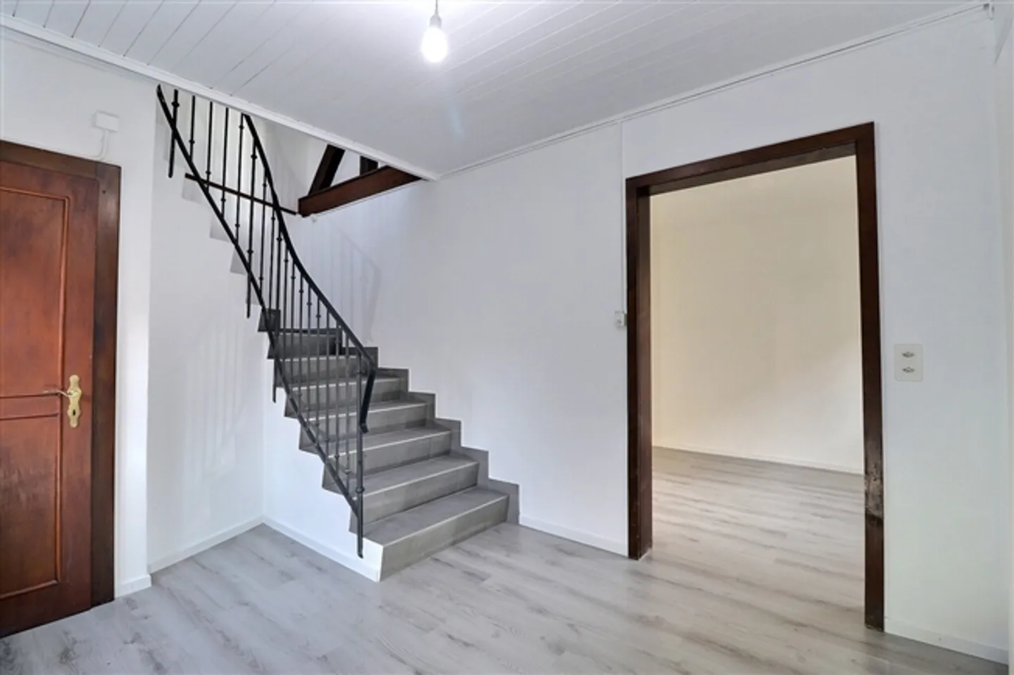 For rent - small house, 3 rooms - Photo 2 of 8