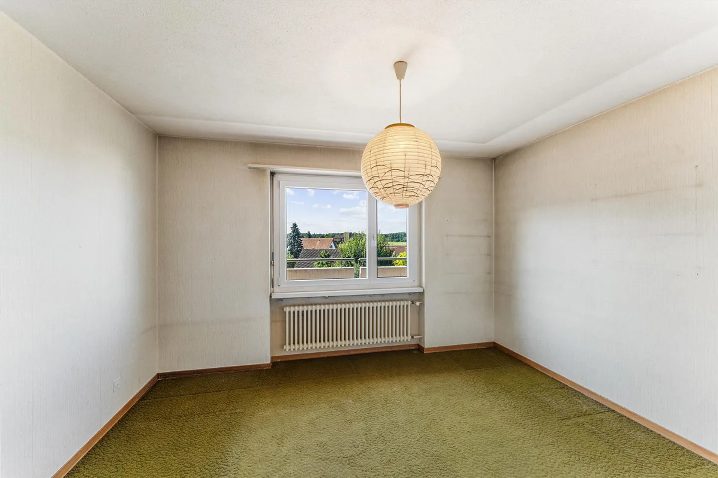 Spacious home with garden and view - Photo 9 of 13