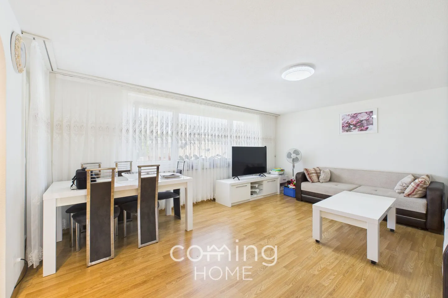 Charming 3.5-room apartment in Reinach - Modernly renovated & ready to move in - Photo 1 of 15