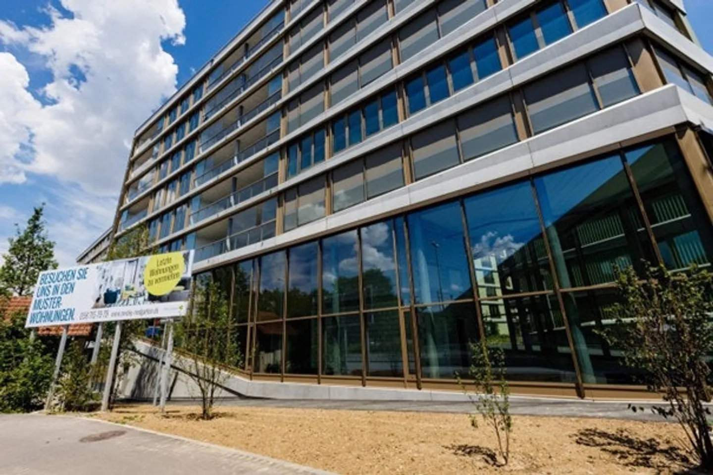 Edificio ad uso misto in affitto - Foto 4 di 12