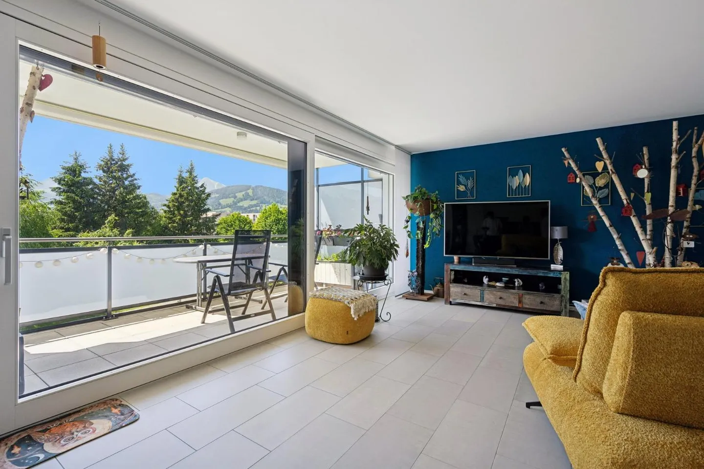 3.5 Room Apartment with Balcony and View of the Moléson - Photo 1 of 10