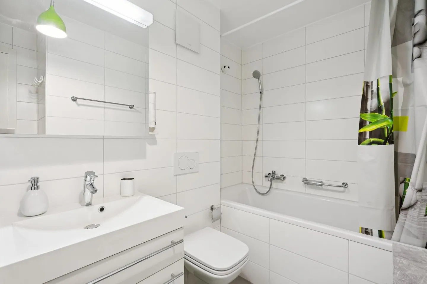 3.5 Room Apartment with Balcony and View of the Moléson - Photo 7 of 10