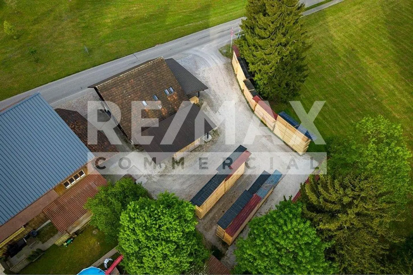 Commercial and office spaces in the countryside - Photo 3 of 13