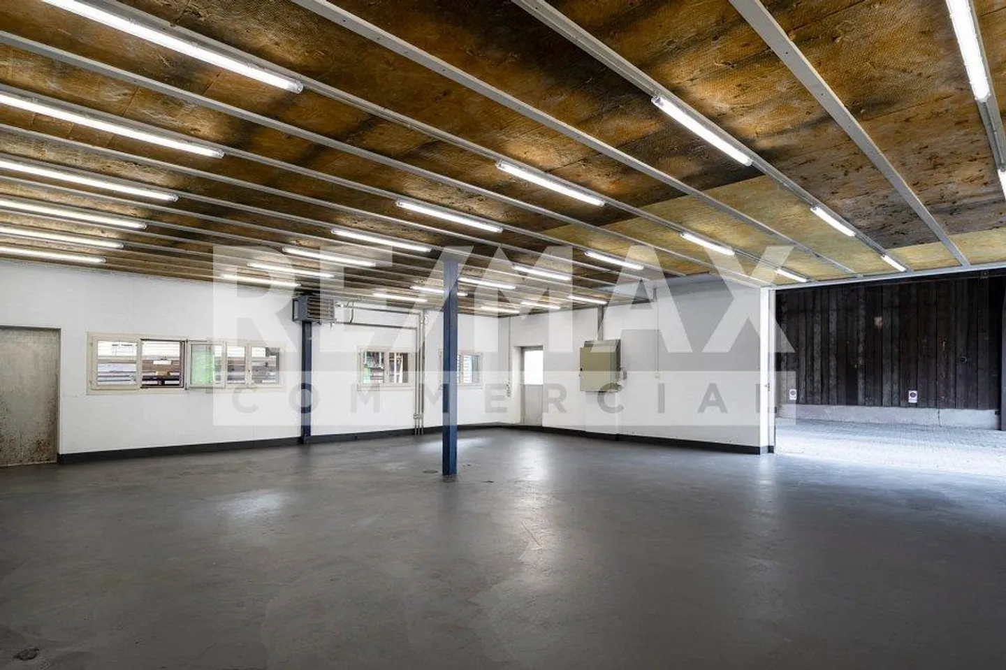 Commercial and office spaces in the countryside - Photo 7 of 13