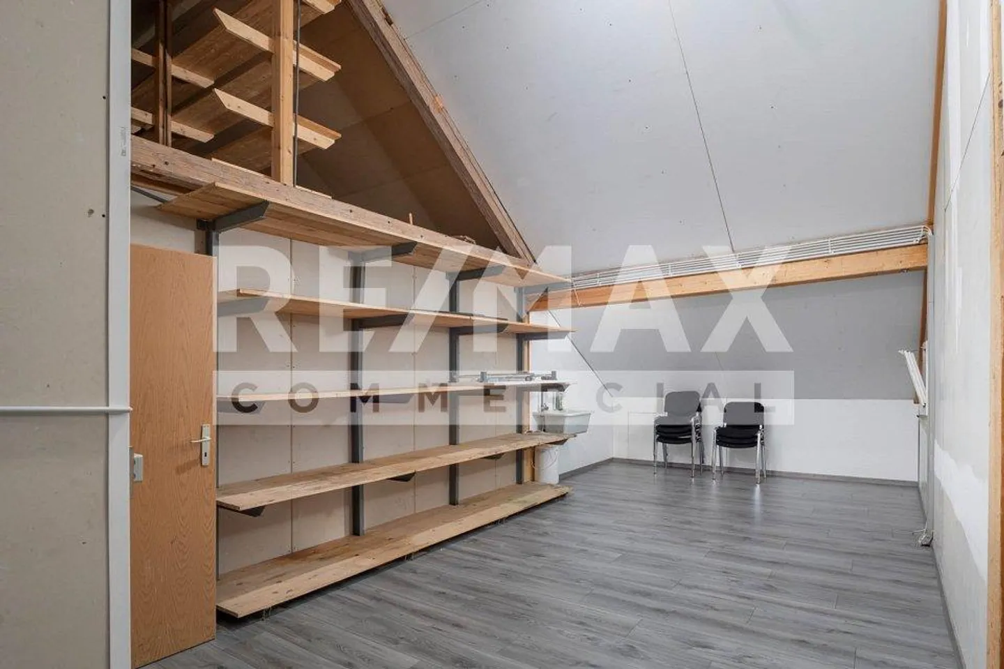 Commercial and office spaces in the countryside - Photo 9 of 13
