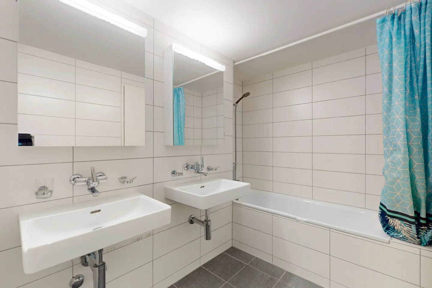 Appartamento ristrutturato di 4,5 locali con balcone e vista! - Foto 7 di 11