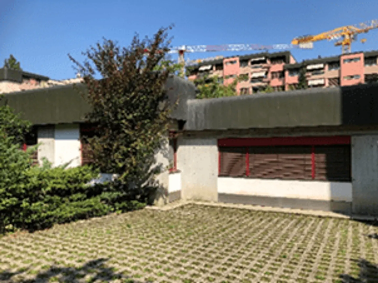 Bâtiment Commercial avec Parking - Photo 3 sur 8