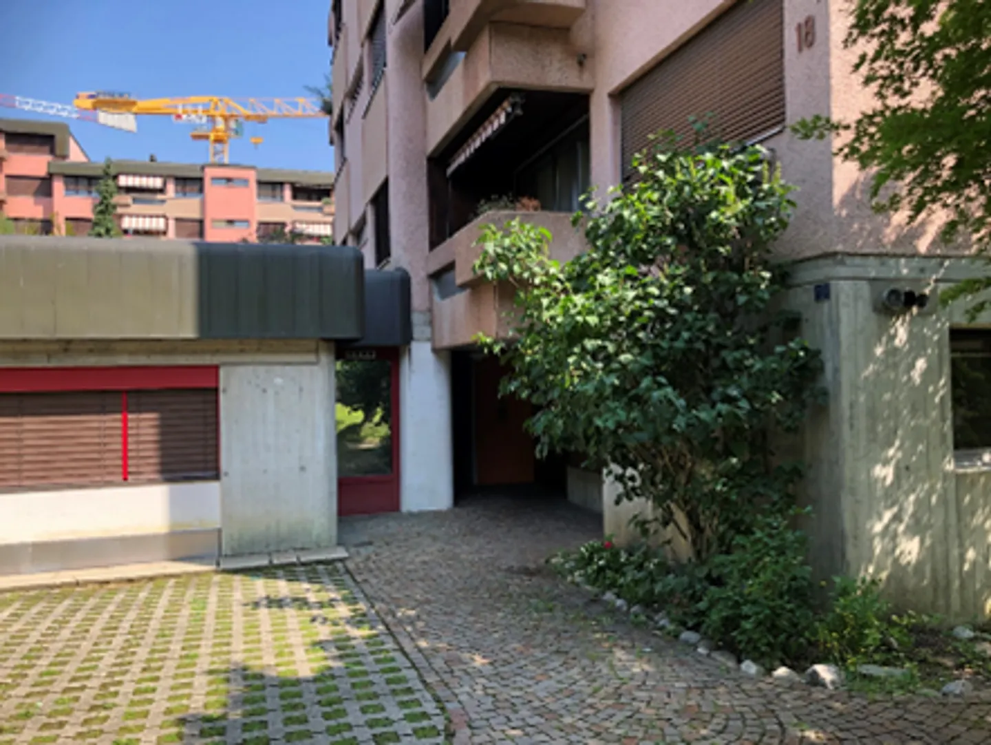 Bâtiment Commercial avec Parking - Photo 4 sur 8
