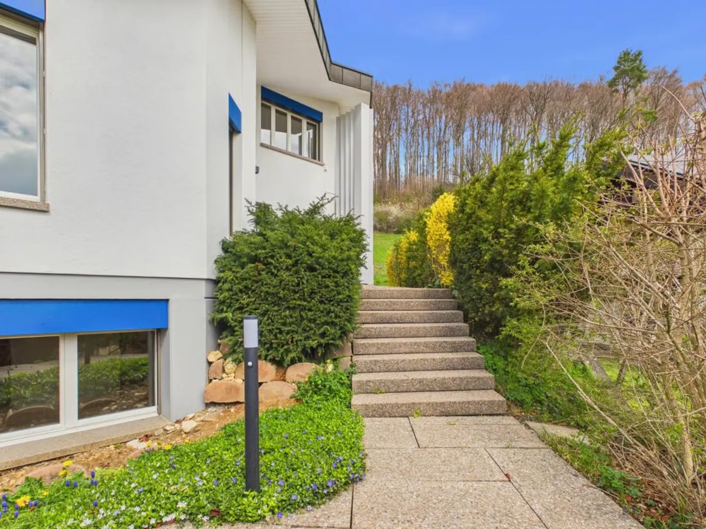 Luxuriöse Villa mit unverbaubarer Aussicht und viel Privatsphäre in Frenkendorf - Foto 4 di 30